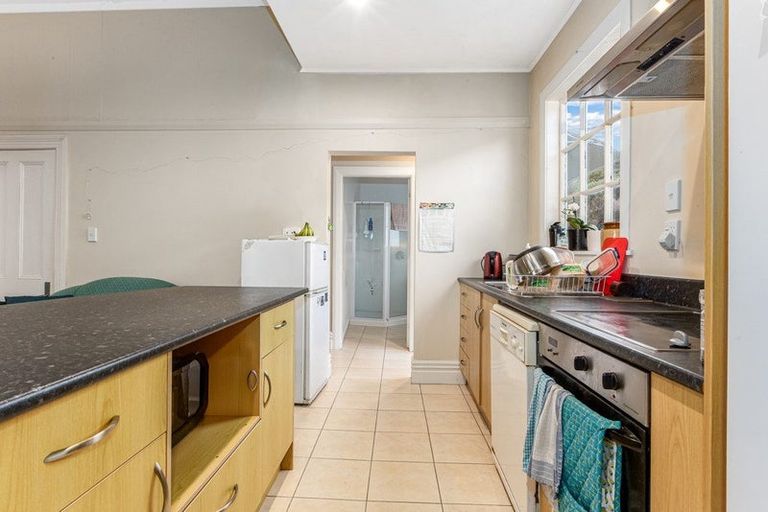 Photo of property in 15 Porritt Avenue, Mount Victoria, Wellington, 6011