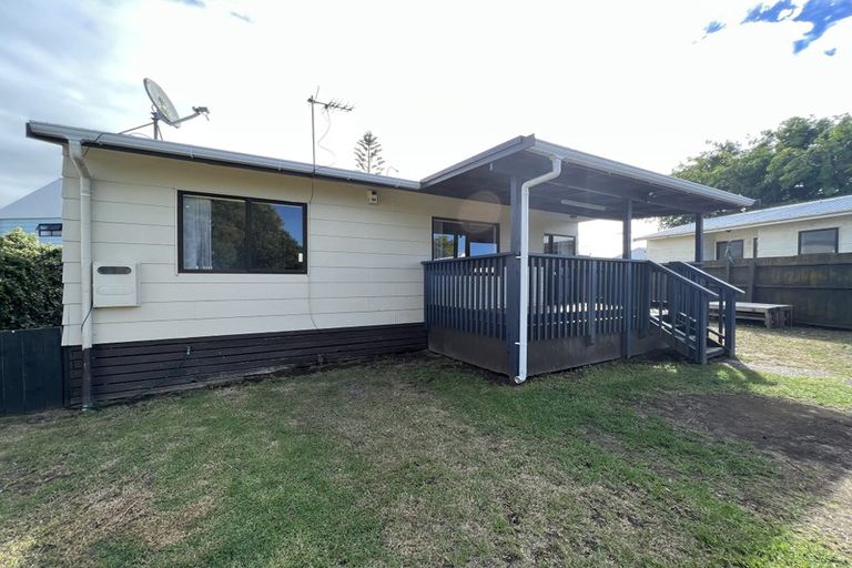 Photo of property in 1/32 Maplesden Drive, Clendon Park, Auckland, 2103