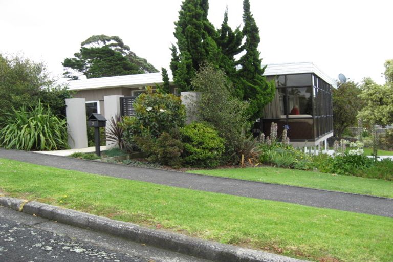 Photo of property in 2a Seaforth Avenue, Mangere Bridge, Auckland, 2022