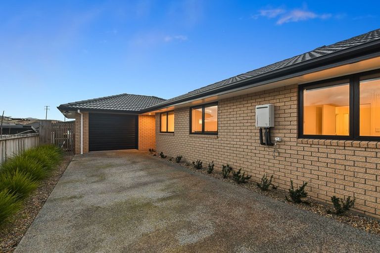 Photo of property in 2/12 Onukutara Place, Huntington, Hamilton, 3281