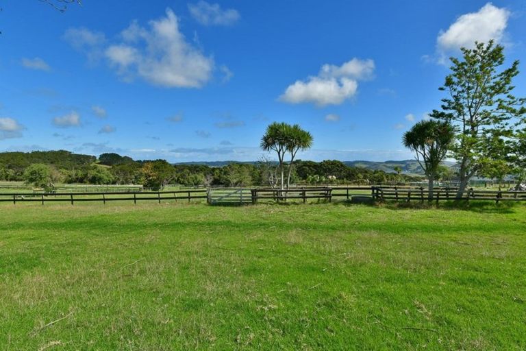 Photo of property in 264 Wishart Road, Helensville, 0875