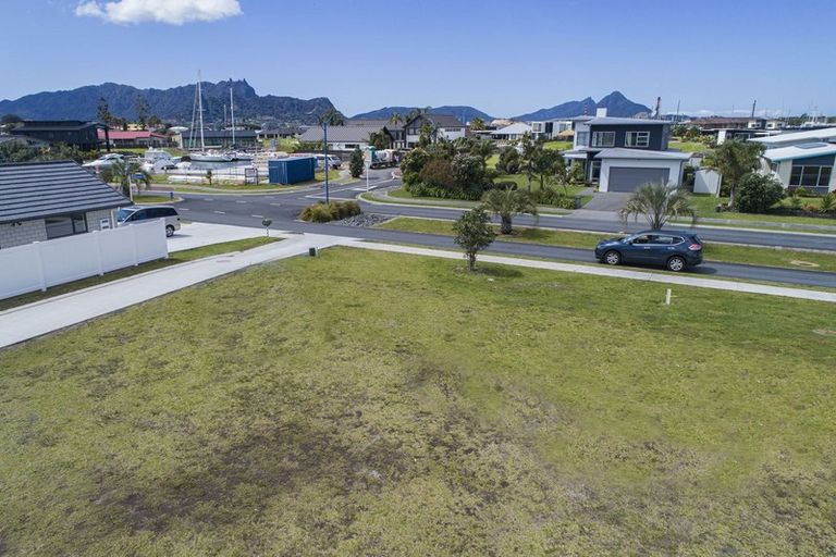 Photo of property in 16 Waitemata Drive, One Tree Point, 0118