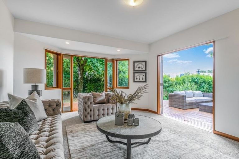 Photo of property in 17 Aotearoa Terrace, Murrays Bay, Auckland, 0630