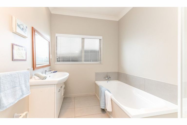 Photo of property in 35 Gresford Street, Edgeware, Christchurch, 8013