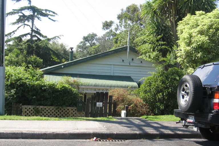 Photo of property in 19 Mahara Avenue, Birkenhead, Auckland, 0626