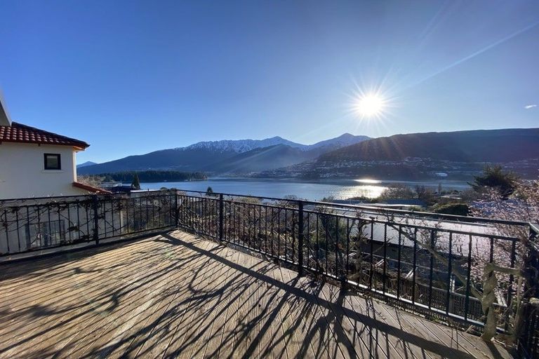 Photo of property in 64 Oregon Drive, Kelvin Heights, Queenstown, 9300