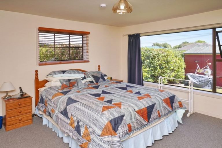 Photo of property in 1/39 Harris Crescent, Papanui, Christchurch, 8053