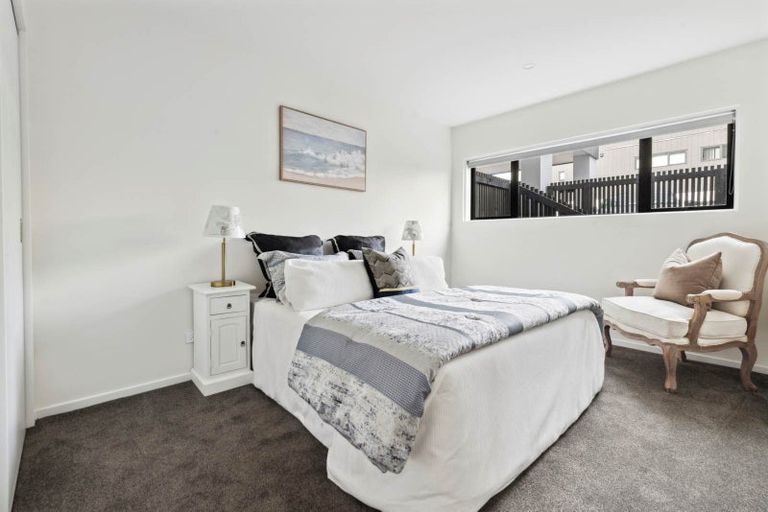Photo of property in 2/1g Dishys Road, Flat Bush, Auckland, 2019