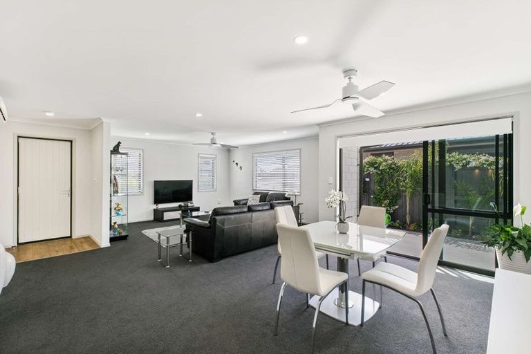 Photo of property in 24 Harding Drive, Papamoa Beach, Papamoa, 3118