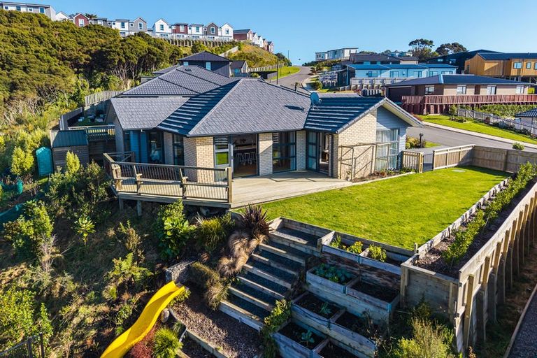 Photo of property in 14 Topsail Way, Whitby, Porirua, 5024