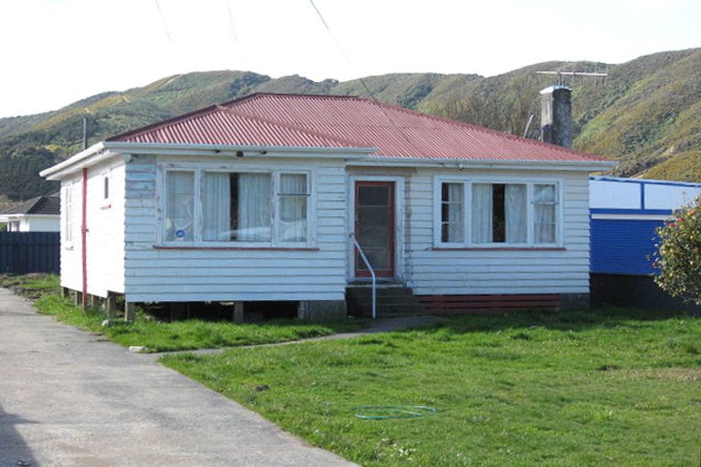 Photo of property in 98 Wellington Road, Wainuiomata, Lower Hutt, 5014
