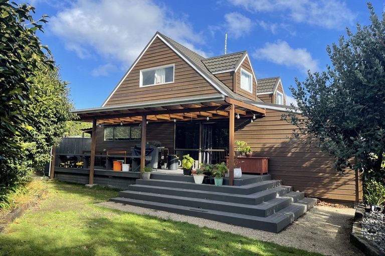 Photo of property in 1 Green Place, Richmond Heights, Taupo, 3330