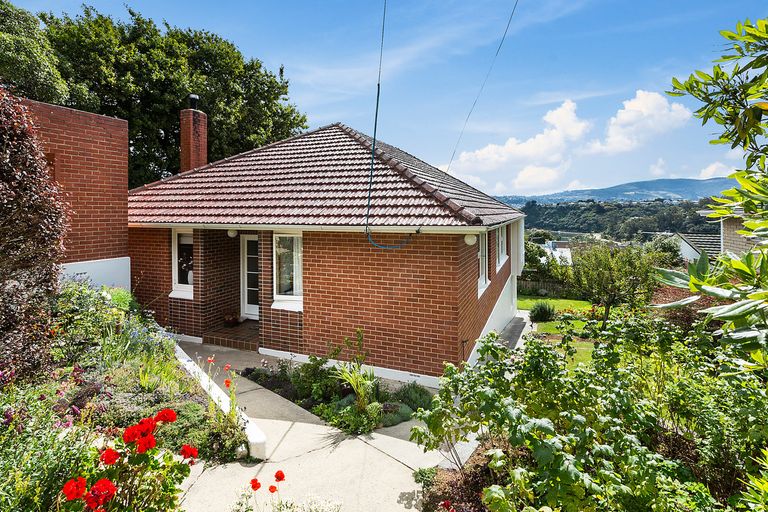 Photo of property in 27 Jeffery Street, Andersons Bay, Dunedin, 9013