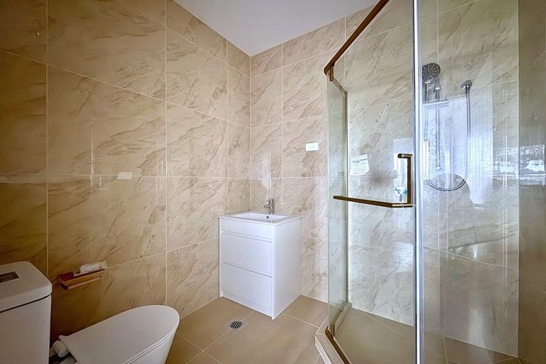 Photo of property in 86 Priestley Drive, Bucklands Beach, Auckland, 2014