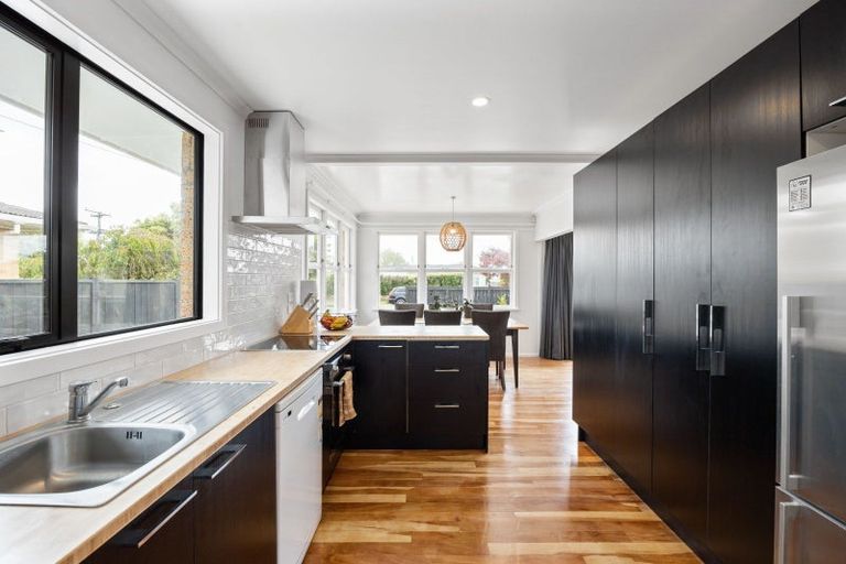 Photo of property in 11 Sandwich Road, St Andrews, Hamilton, 3200