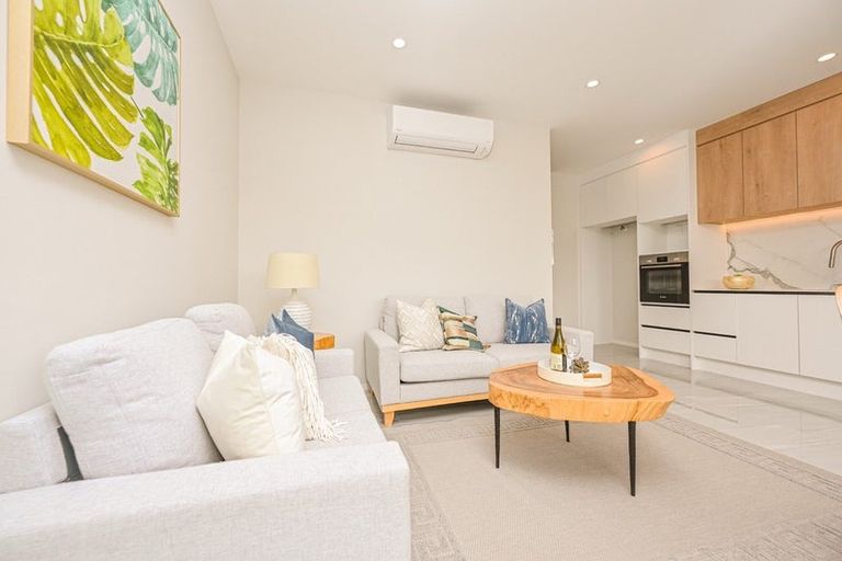 Photo of property in 89b Whitford Road, Botany Downs, 2014