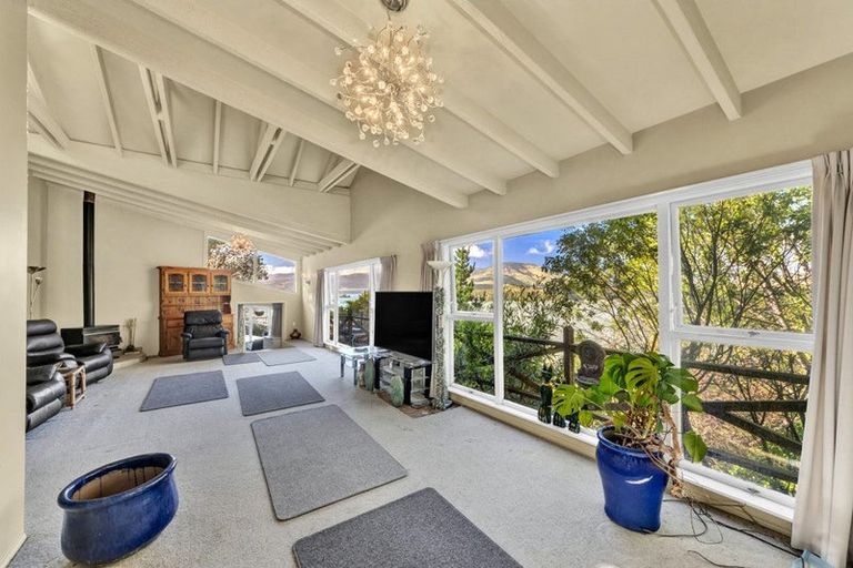 Photo of property in 1077 Dyers Pass Road, Governors Bay, 8971