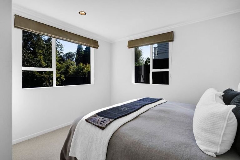 Photo of property in 290 Devon Street West, New Plymouth, 4310