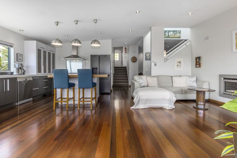 Photo of property in 12 Charlotte Way, Raumati South, Paraparaumu, 5032