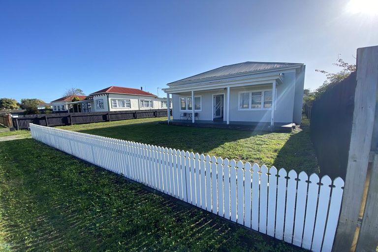 Photo of property in 90 Hinau Street, Castlecliff, Whanganui, 4501