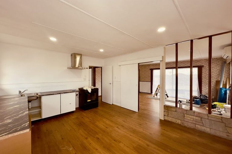 Photo of property in 8 Plumley Crescent, Mangere, Auckland, 2022