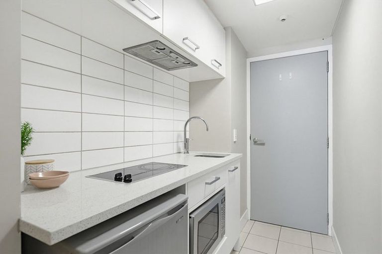 Photo of property in The Capital, 12/370 Oriental Parade, Oriental Bay, Wellington, 6011