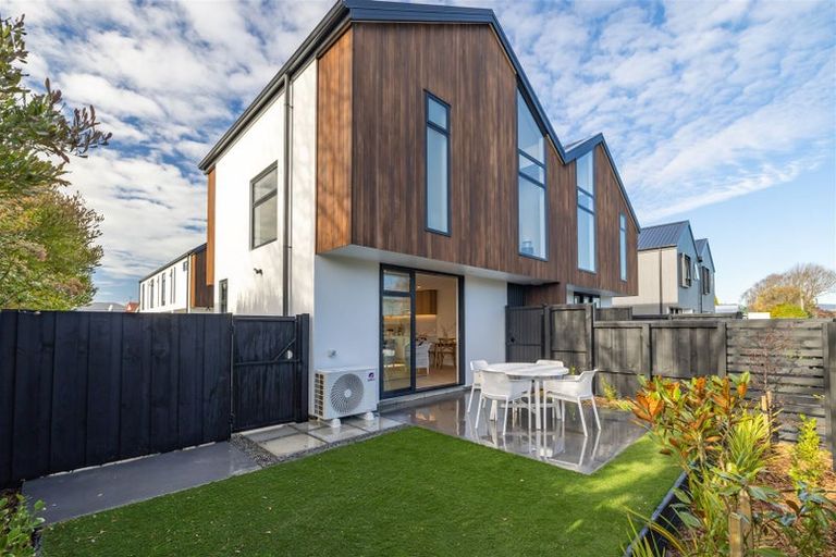 Photo of property in 2/66 Cleveland Street, Edgeware, Christchurch, 8013
