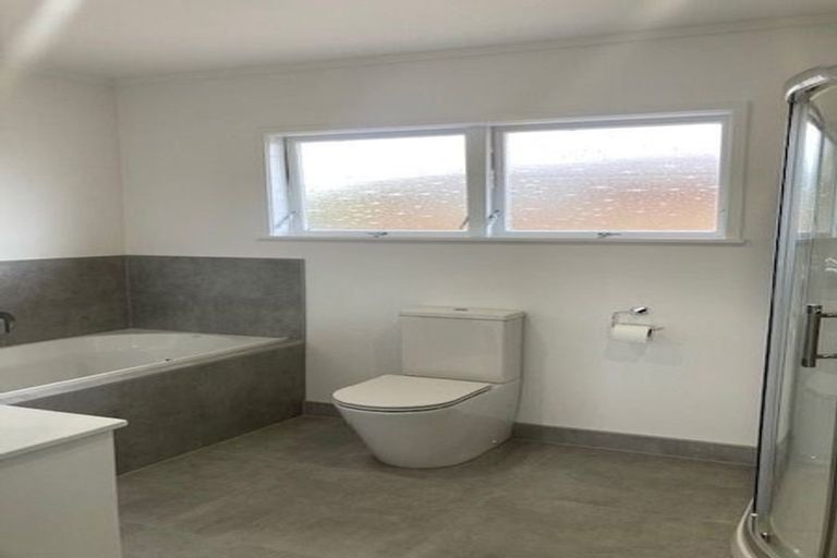 Photo of property in 1/2 Kurnell Drive, Botany Downs, Auckland, 2010