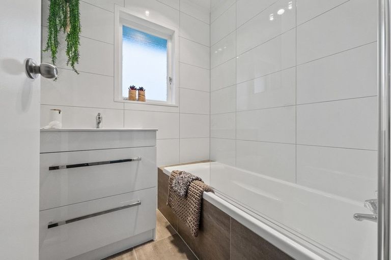 Photo of property in 1/16 Rice Crescent, Papakura, 2110