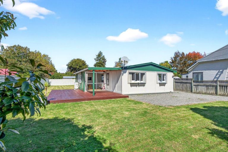 Photo of property in 1 Kempton Street, Greytown, 5712