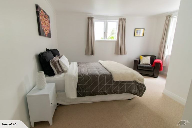 Photo of property in 10 Oriental Terrace, Mount Victoria, Wellington, 6011