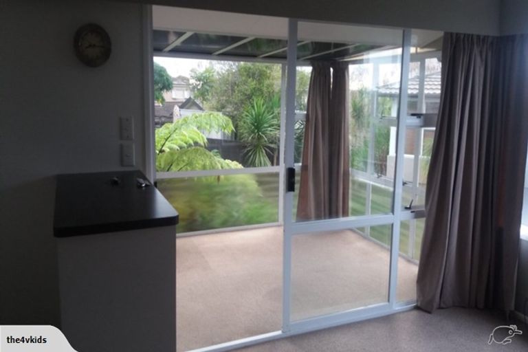 Photo of property in 76a Bradbury Road, Botany Downs, Auckland, 2010