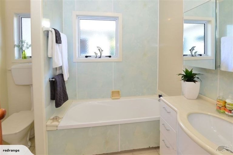 Photo of property in 134 Pacific Parade, Army Bay, Whangaparaoa, 0930