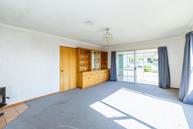 Photo of property in 19 Timaru Road, Waimate, 7924