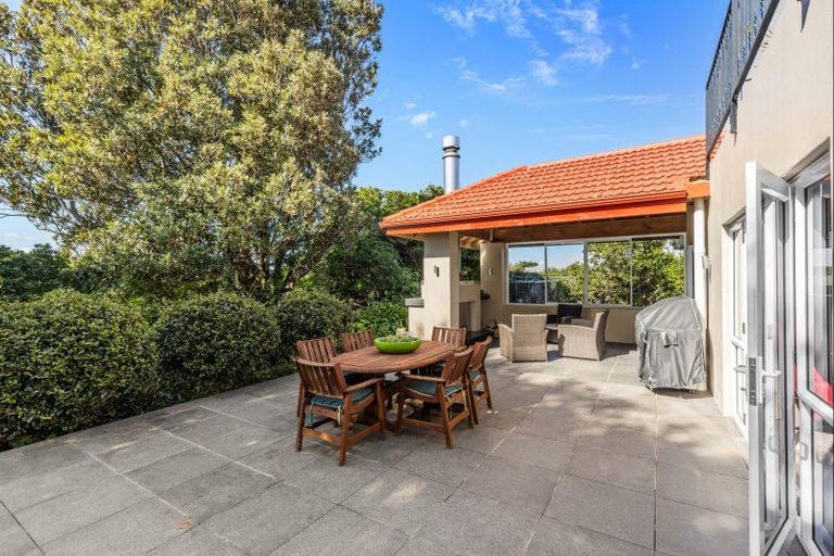 Photo of property in 305 Mangorei Road, Merrilands, New Plymouth, 4312