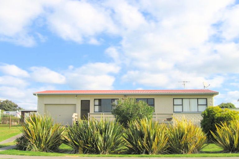 Photo of property in 758 Papamoa Beach Road, Papamoa Beach, Papamoa, 3118
