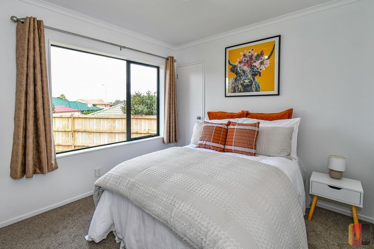 Photo of property in 325 Mahia Road, Weymouth, Auckland, 2103