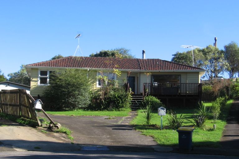Photo of property in 13 Mariana Place, Glen Eden, Auckland, 0602