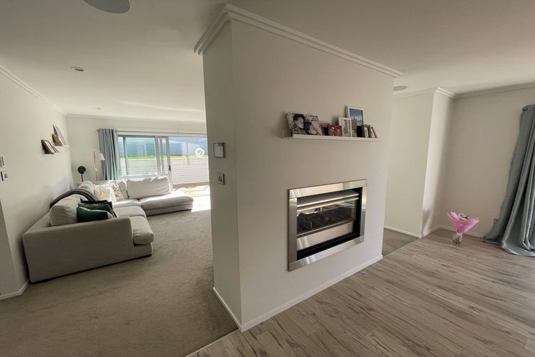 Photo of property in 17 Caldera Drive, Long Bay, Auckland, 0630