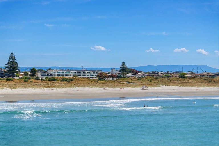 Photo of property in 302/136 Marine Parade, Mount Maunganui, 3116