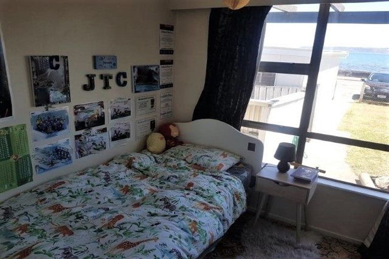 Photo of property in 15 Sunset Parade, Plimmerton, Porirua, 5026