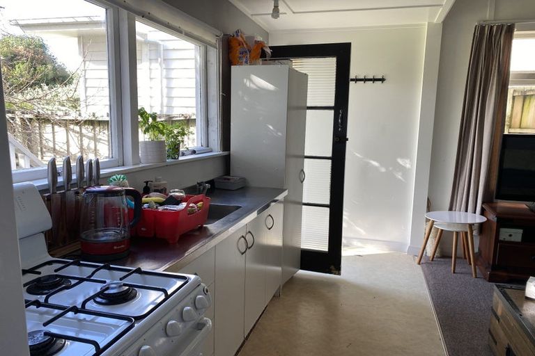 Photo of property in 18 Shoal Bay Road, Devonport, Auckland, 0624