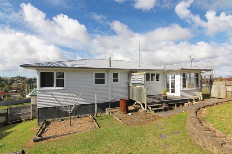 Photo of property in 26 Elizabeth Drive, West Harbour, Auckland, 0618
