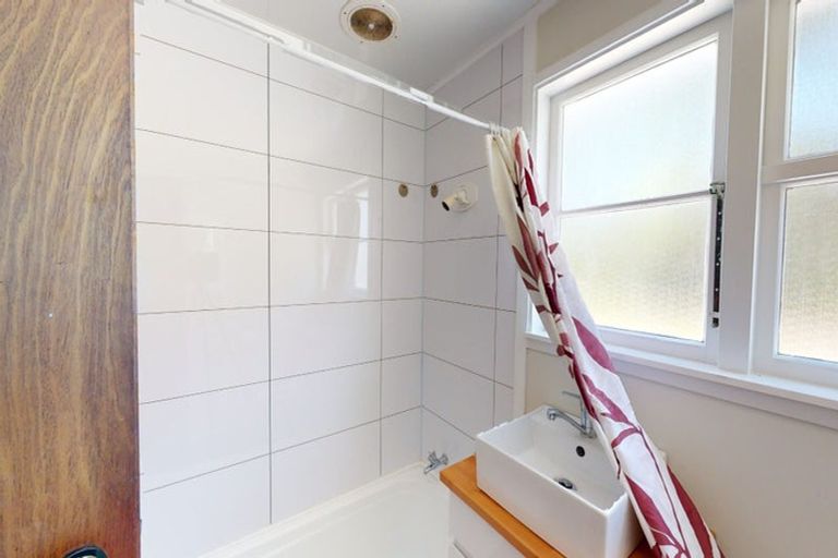 Photo of property in 20 Stephen Street, Johnsonville, Wellington, 6037