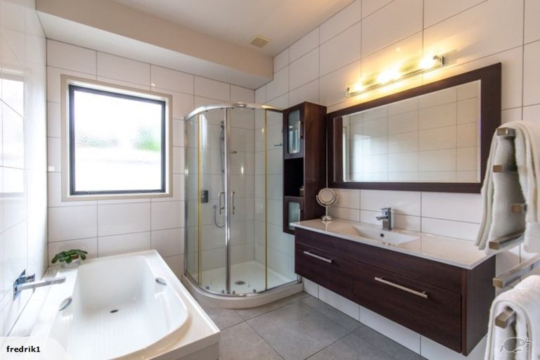 Photo of property in 14 Hampshire Court, Flagstaff, Hamilton, 3210