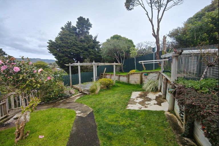 Photo of property in 1/71 Larsen Crescent, Tawa, Wellington, 5028