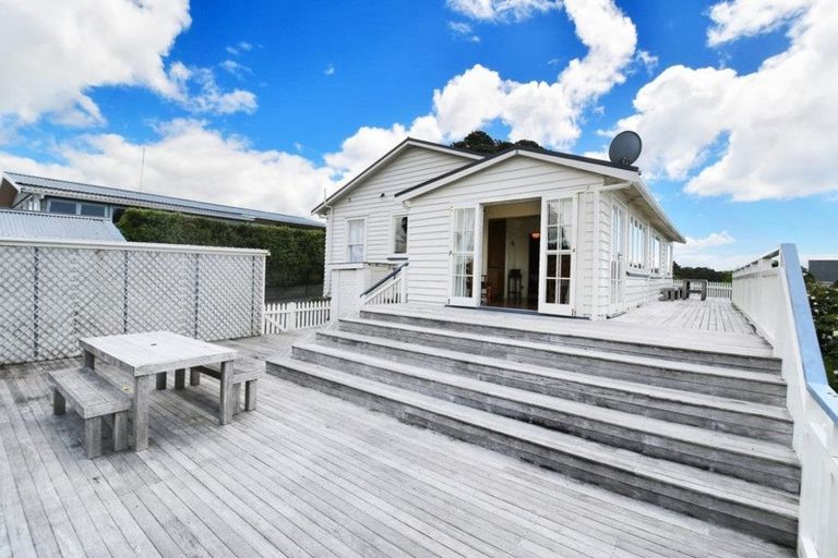 Photo of property in 38 Cumberland Street, Leigh, 0985