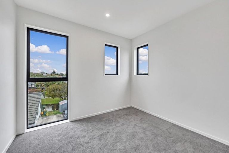 Photo of property in 1/163 Edmonton Road, Te Atatu South, Auckland, 0610