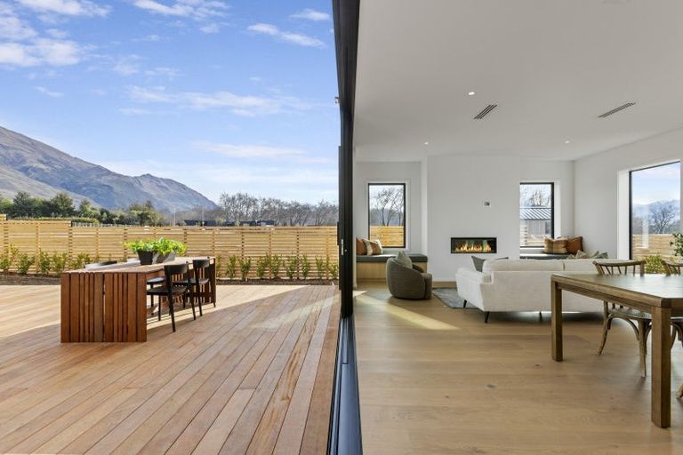 Photo of property in 11 Stoneleigh Drive, Wanaka, 9305