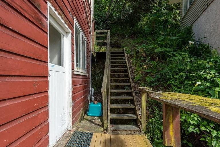 Photo of property in 57a Mortimer Terrace, Brooklyn, Wellington, 6021